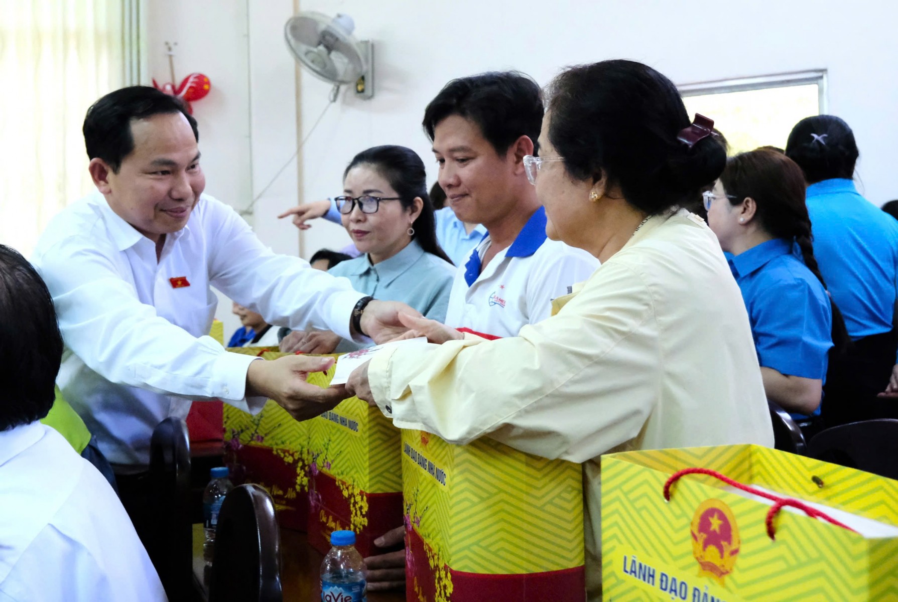 Đoàn công tác Quốc hội tặng quà Tết đoàn viên, người lao động ở Cần Thơ