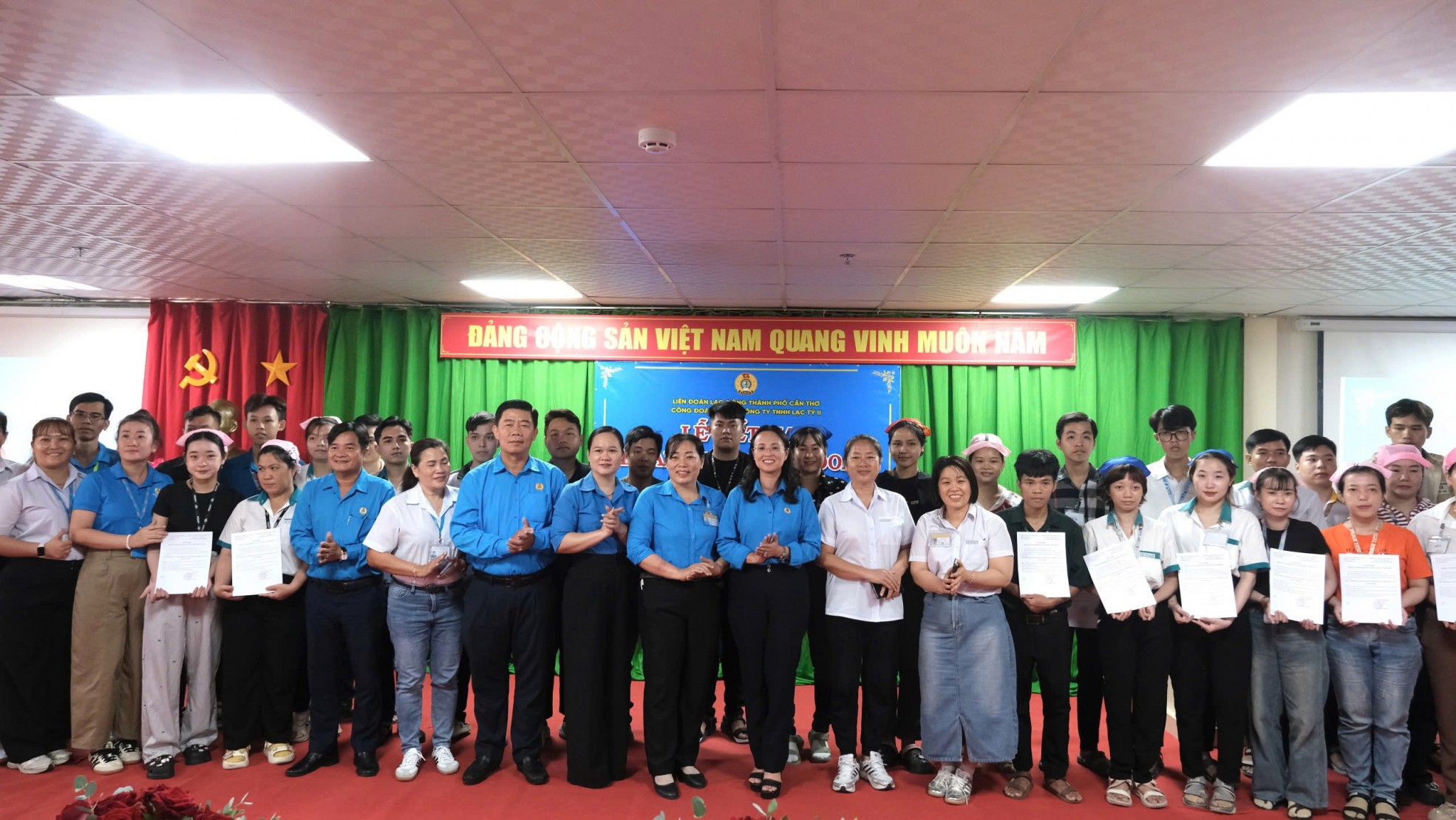 Hơn 500 đoàn viên mới được kết nạp tại TP Cần Thơ