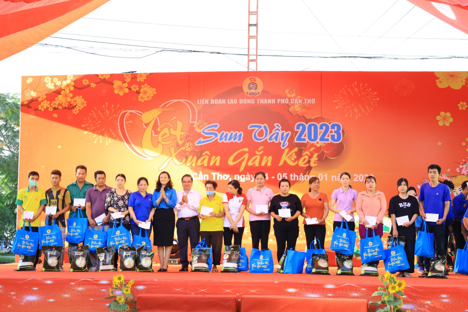 HOẠT ĐỘNG CHỢ TẾT CÔNG ĐOÀN NĂM 2023