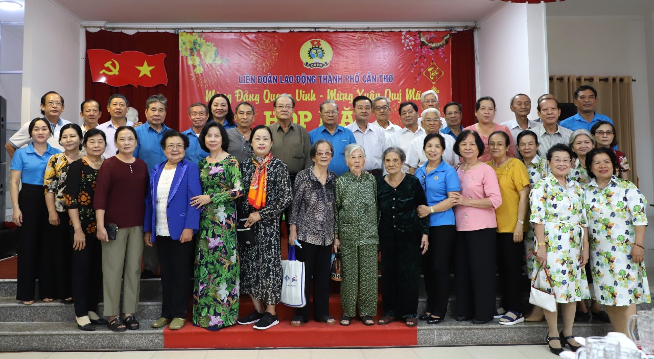 Họp mặt cán bộ Công đoàn thành phố Cần Thơ qua các thời kỳ mừng Xuân Quý Mão năm 2023