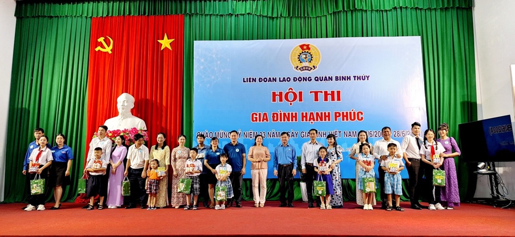 LIÊN ĐOÀN LAO ĐỘNG QUẬN BÌNH THỦY TỔ CHỨC HỘI THI “GIA ĐÌNH HẠNH PHÚC” CHÀO MỪNG KỶ NIỆM 23 NĂM NGÀY GIA ĐÌNH VIỆT NAM (28/6/2001 - 28/6/2024)