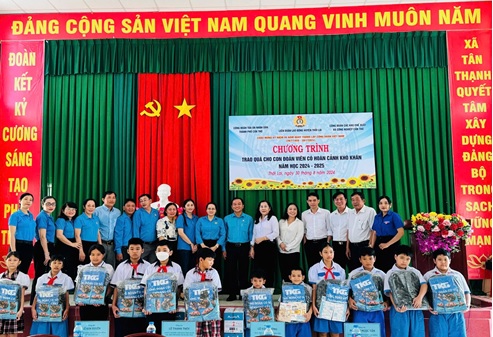 LIÊN ĐOÀN LAO ĐỘNG HUYỆN THỚI LAI TIẾP TỤC MANG NIỀM VUI ĐẾN CON ĐOÀN VIÊN CÔNG ĐOÀN ĐẦU NĂM HỌC MỚI 2024-2025