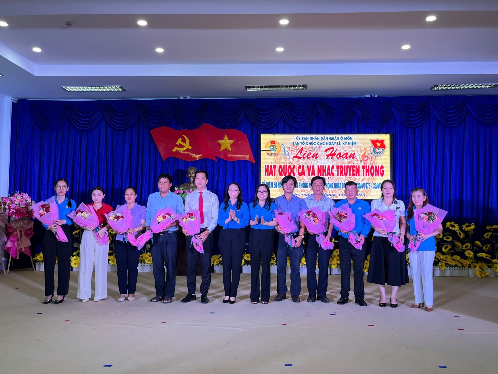 LIÊN ĐOÀN LAO ĐỘNG QUẬN Ô MÔN TỔ CHỨC LIÊN HOAN “HÁT QUỐC CA VÀ NHẠC TRUYỀN THỐNG” KỶ NIỆM 50 NĂM THỐNG NHẤT ĐẤT NƯỚC (30/4/1975 - 30/4/2025)