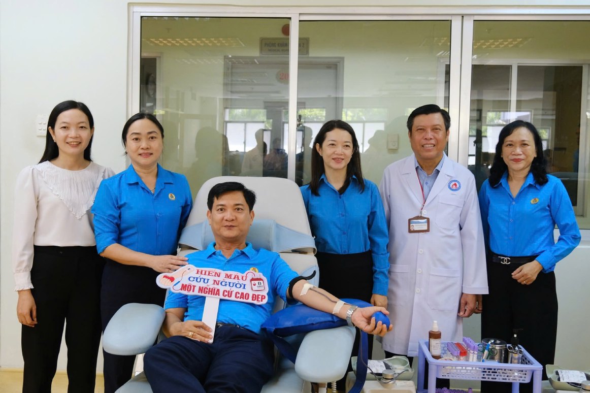 Cán bộ, đoàn viên Cần Thơ hiến máu tình nguyện vì cộng động