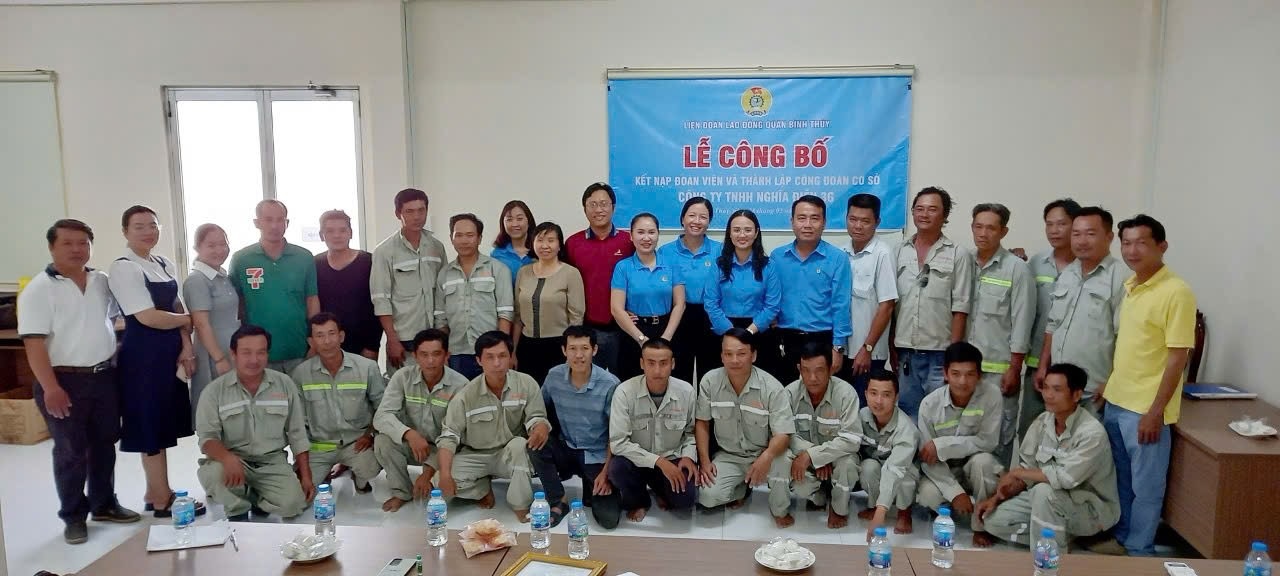  LIÊN ĐOÀN LAO ĐỘNG QUẬN BÌNH THỦY TỔ CHỨC LỄ KẾT NẠP ĐOÀN VIÊN VÀ THÀNH LẬP CĐCS CÔNG TY TNHH NGHĨA ĐIỀN 3G
