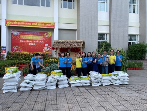 CÔNG ĐOÀN CƠ SỞ TRƯỜNG CAO ĐẲNG KINH TẾ - KỸ THUẬT CẦN THƠ CHĂM LO ĐỜI SỐNG CÔNG ĐOÀN VIÊN XUÂN ẤT TỴ 2025