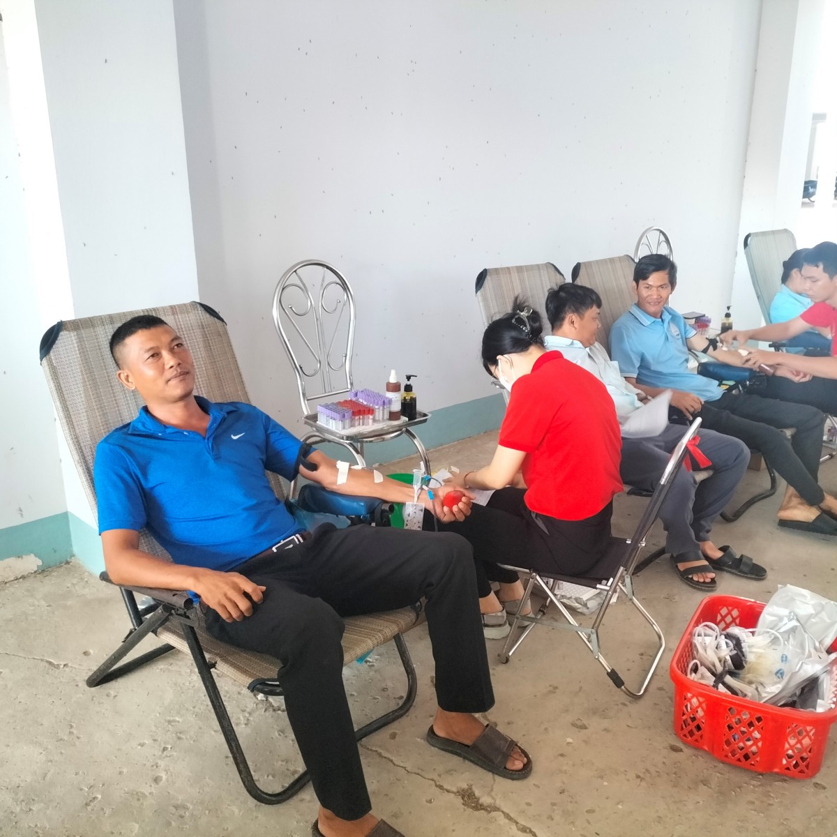 HUYỆN CỜ ĐỎ: ĐOÀN VIÊN, NGƯỜI LAO ĐỘNG THAM GIA HIẾN MÁU CỨU NGƯỜI LẬP THÀNH TÍCH CHÀO MỪNG “THÁNG CÔNG NHÂN” NĂM 2025 