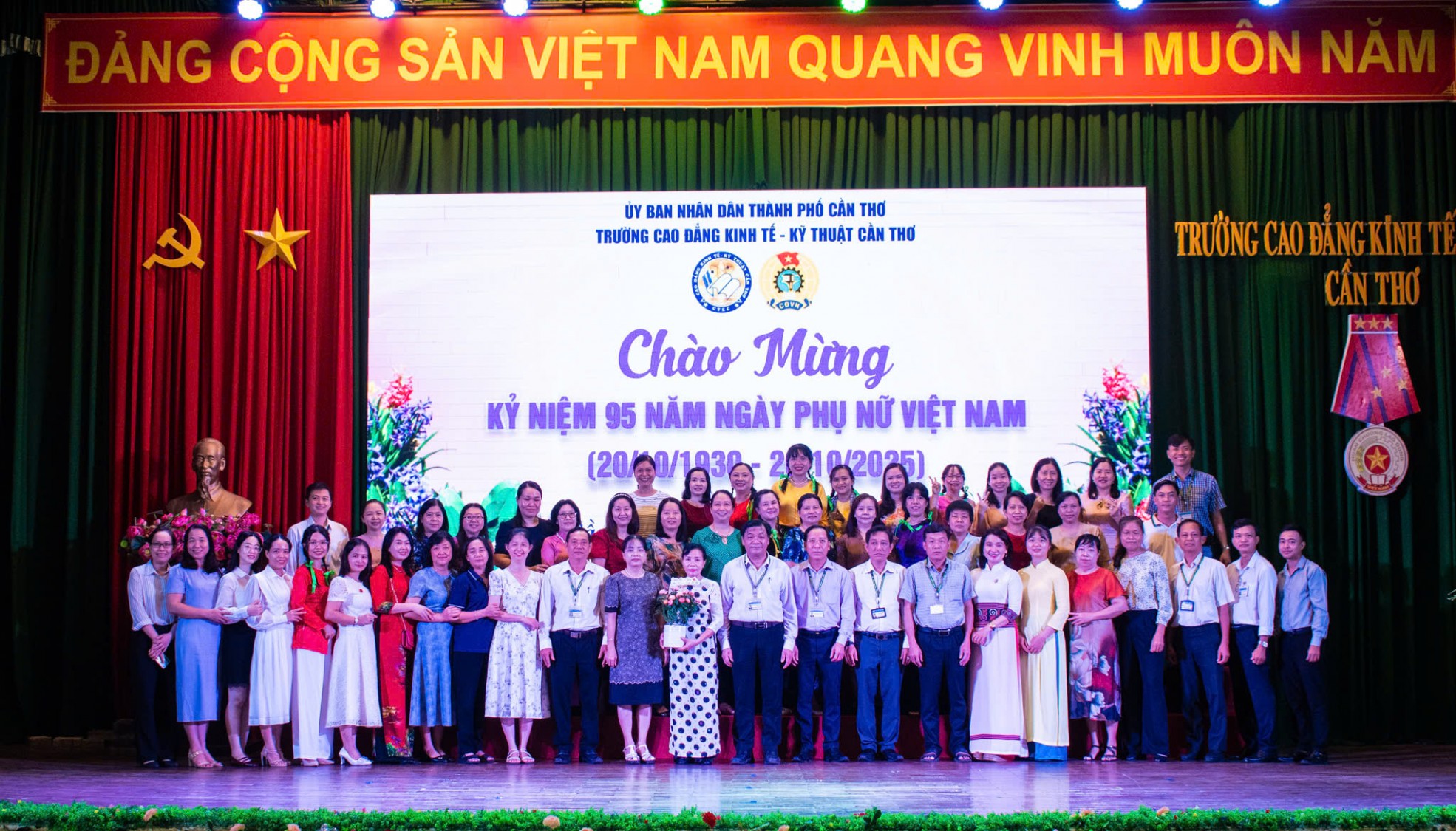 Trường Cao đẳng Kinh tế - Kỹ thuật Cần Thơ tổ chức họp mặt kỷ niệm Ngày Phụ nữ Việt Nam 20/10 