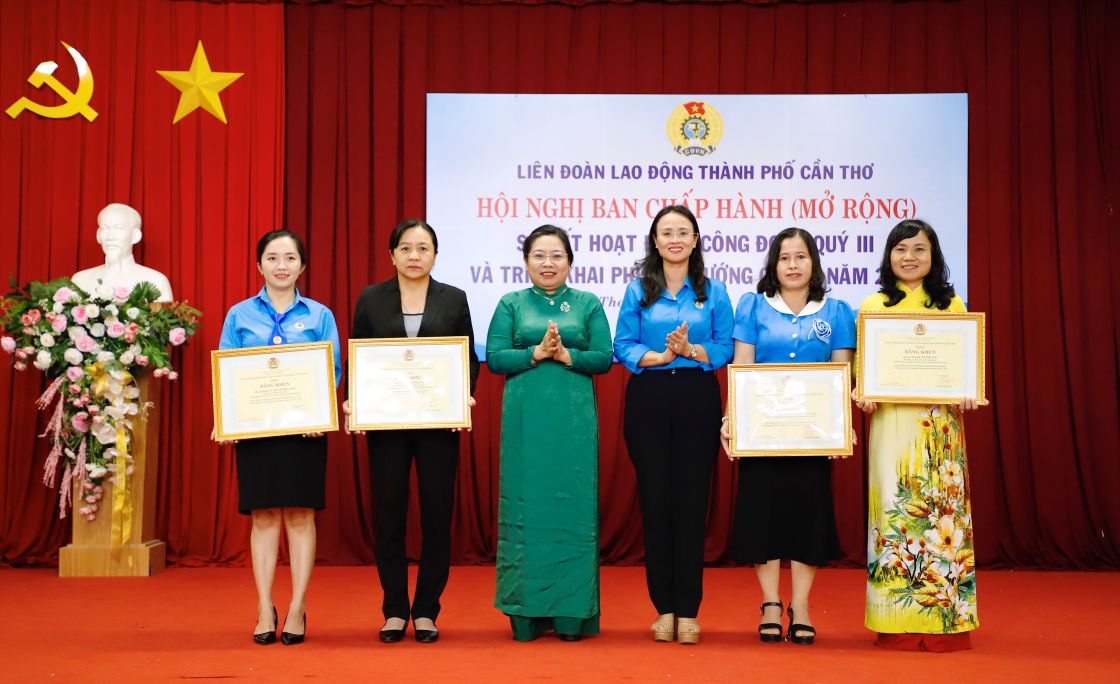 Công đoàn Cần Thơ chăm lo đoàn viên, chuẩn bị Tết ấm no, nghĩa tình