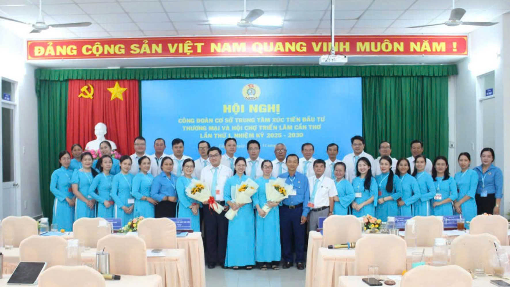 Phấn đấu 100% người lao động đủ điều kiện tham gia vào tổ chức Công đoàn