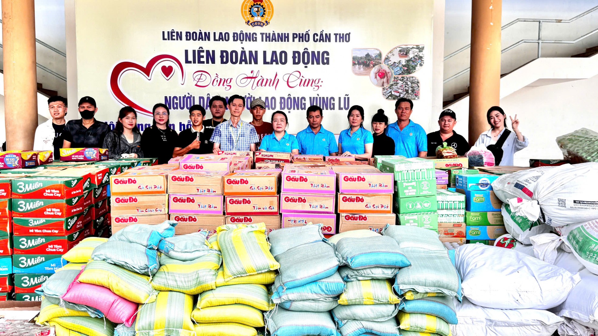 Công đoàn Cần Thơ vận động đoàn viên ủng hộ đồng bào bị thiệt hại do mưa lũ