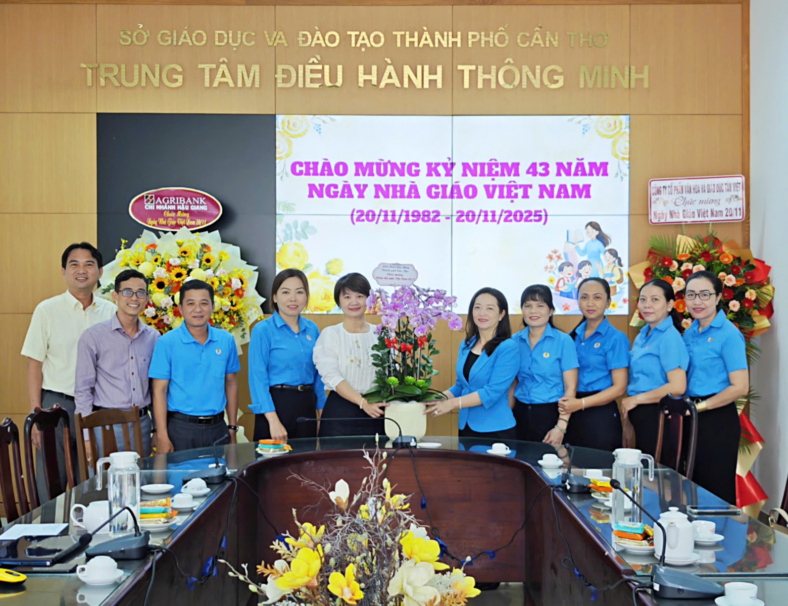 Công đoàn Cần Thơ chúc mừng ngày Nhà giáo Việt Nam