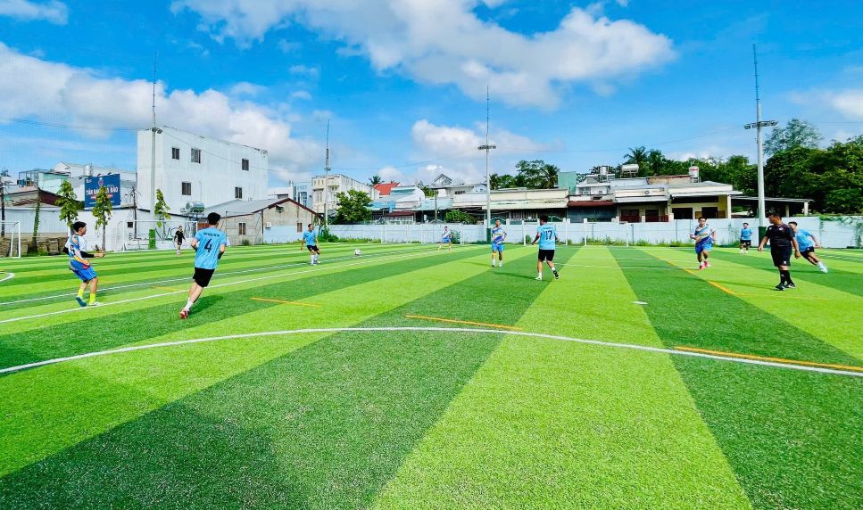 Đội bóng Công đoàn Cần Thơ khởi động sôi nổi trước ngày hội toàn quốc