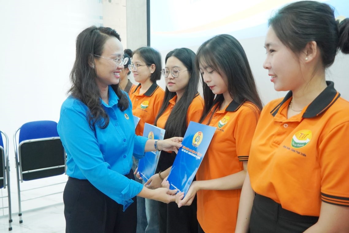 52 lao động gia nhập tổ chức Công đoàn tại Cần Thơ