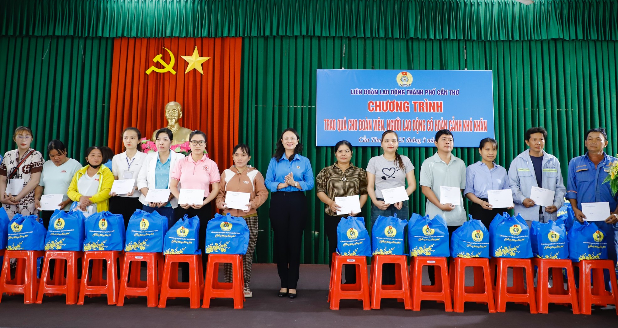 Chăm lo đời sống đoàn viên, người lao động có hoàn cảnh khó khăn 