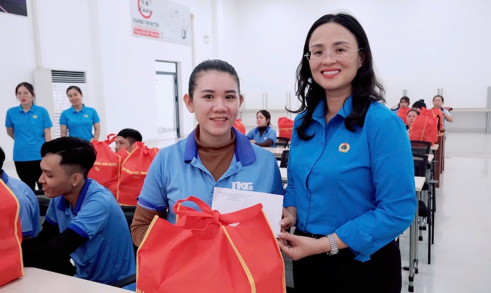 Kết nạp thêm 200 đoàn viên công đoàn tại Cần Thơ