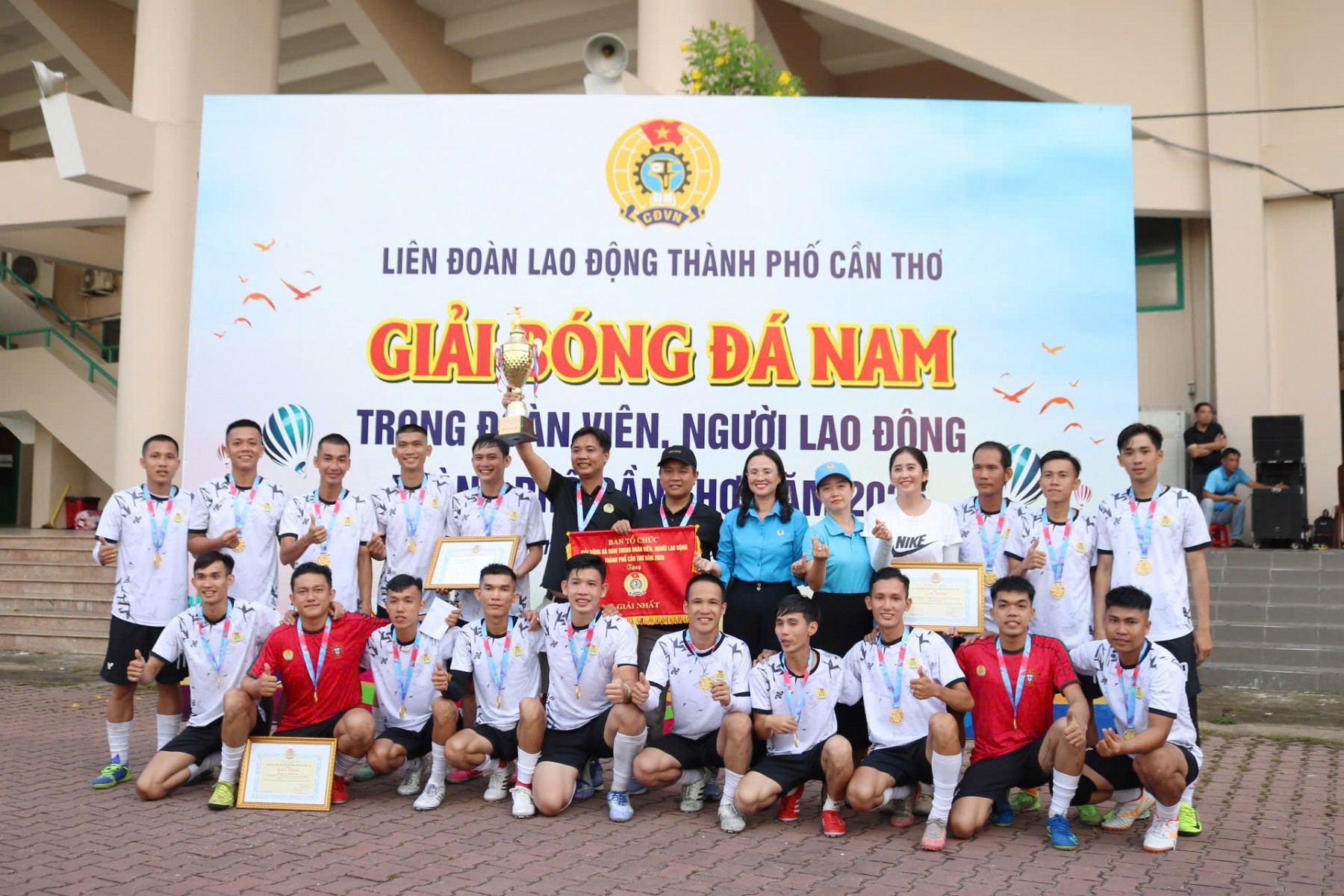 TKG Taekwang Cần Thơ vô địch giải bóng đá công nhân 2026