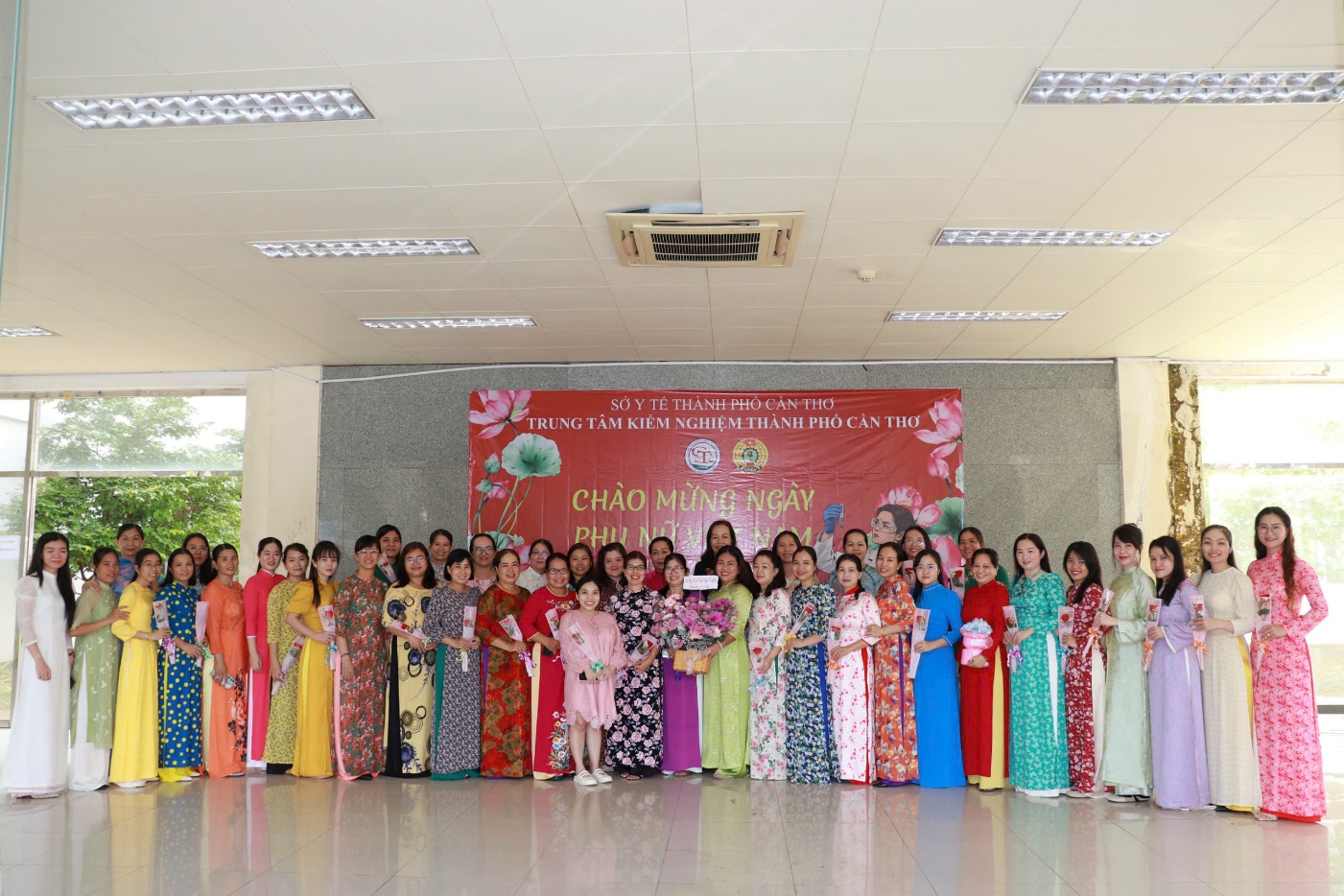 Trung tâm Kiểm nghiệm thành phố Cần Thơ: Tổ chức Họp mặt kỷ niệm và Hội thi nấu ăn nhân dịp kỷ niệm 96 năm Ngày thành lập Hội Liên hiệp Phụ nữ Việt Nam 