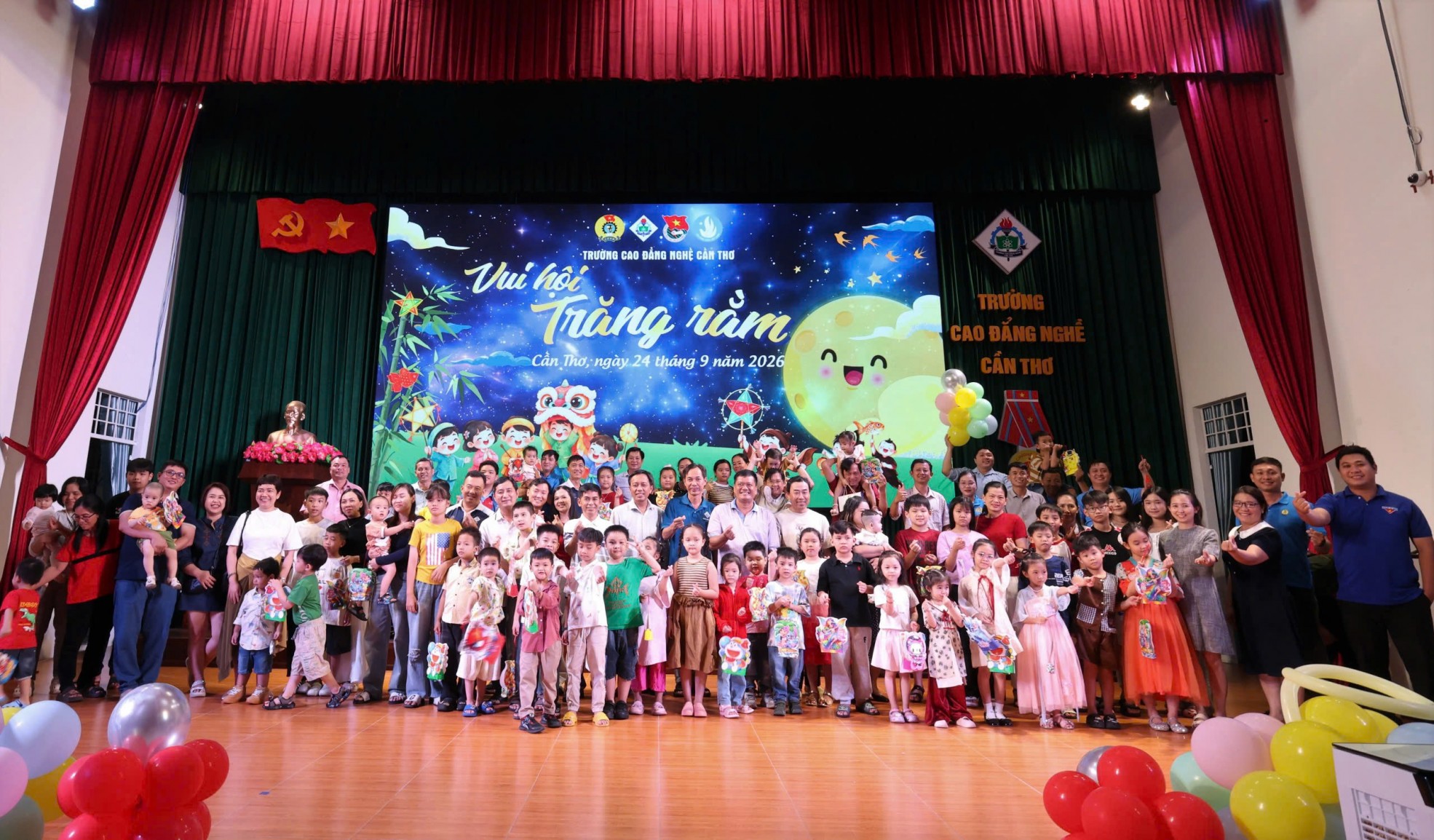 Ấm áp đêm hội trăng rằm năm 2026 tại Trường Cao đẳng nghề Cần Thơ – chăm lo chu đáo “Hậu phương” của viên chức, người lao động