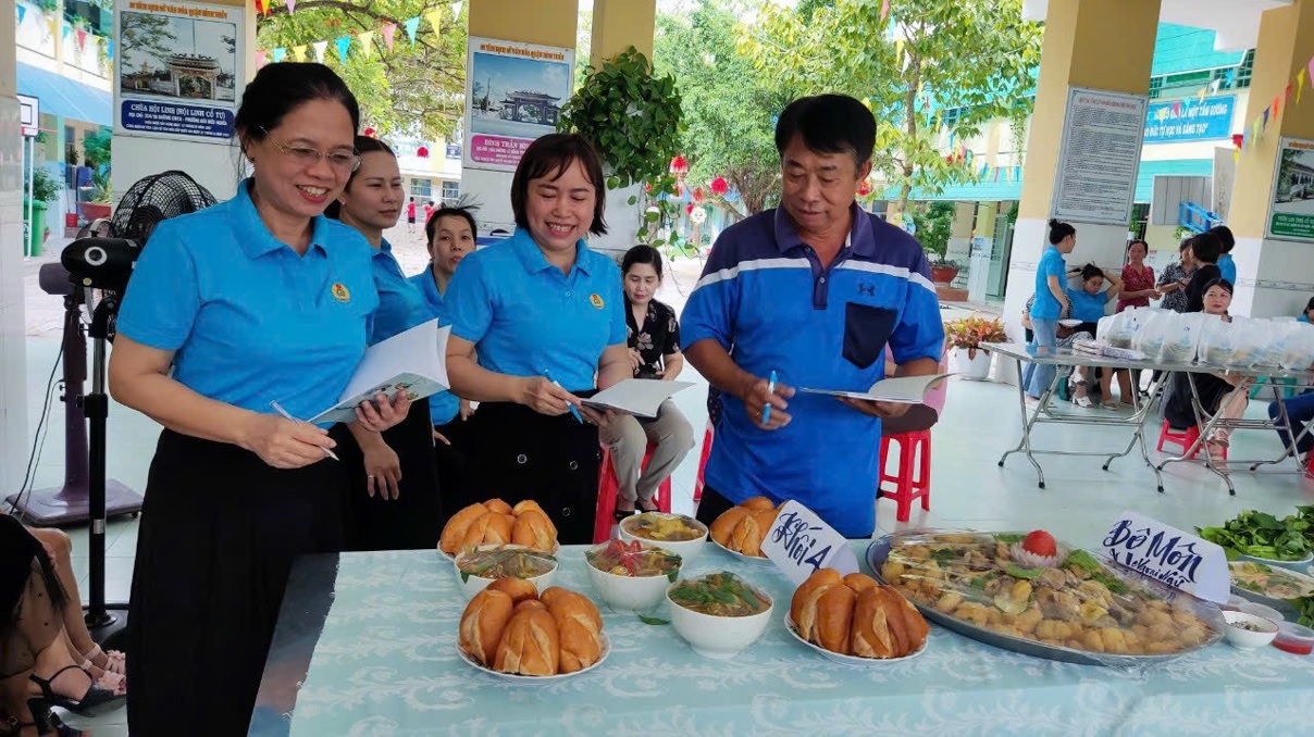 CĐCS TRƯỜNG TIỂU HỌC BÌNH THỦY TỔ CHỨC HỘI THI NẤU ĂN CHÀO MỪNG KỶ NIỆM NGÀY PHỤ NỮ VIỆT NAM (20/10/2010 – 20/10/2023)