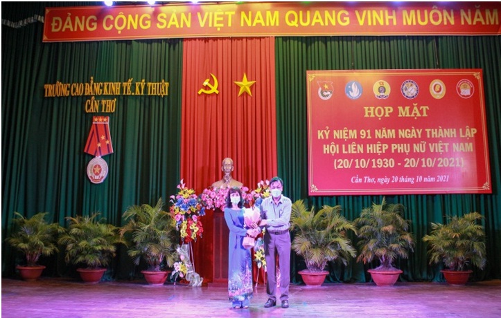 TRƯỜNG CAO ĐẲNG KINH TẾ – KỸ THUẬT CẦN THƠ HỌP MẶT  CHÀO MỪNG NGÀY THÀNH LẬP HỘI LIÊN HIỆP PHỤ NỮ VIỆT NAM (20/10/1930-20/10/2021)