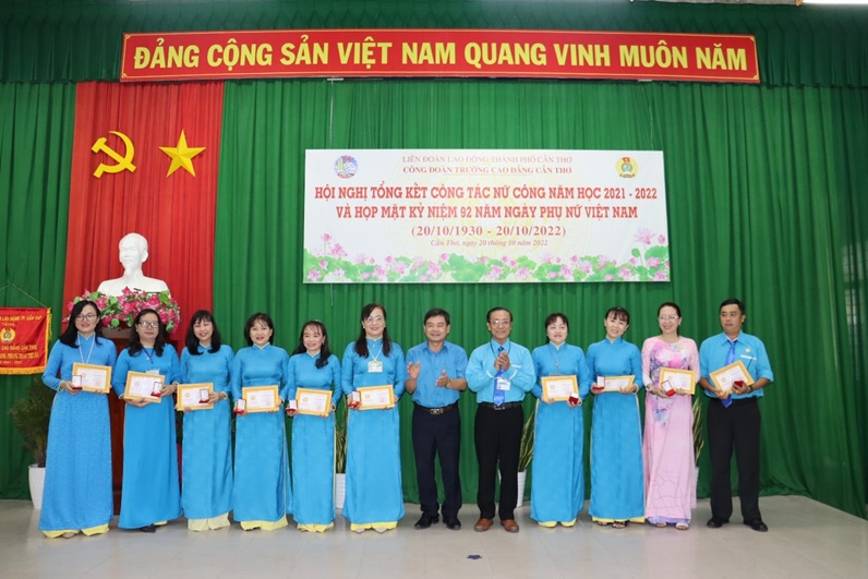 CĐCS TRƯỜNG CAO ĐẲNG CẦN THƠ HỌP MẶT KỶ NIỆM 92 NĂM NGÀY THÀNH LẬP HỘI LHPN VIỆT NAM (20/10/1930 – 20/10/2022)  