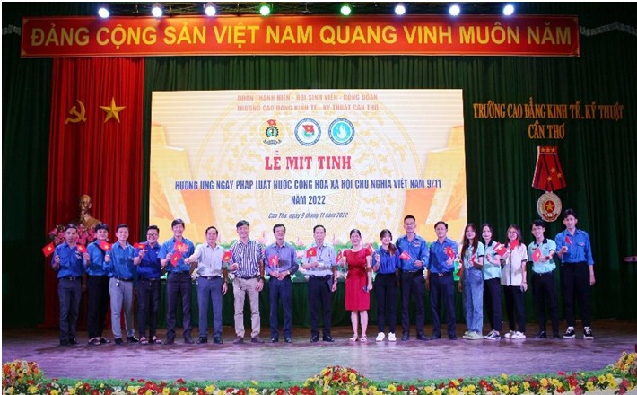  CĐCS TRƯỜNG CAO ĐẲNG KINH TẾ - KỸ THUẬT CẦN THƠ HƯỞNG ỨNG NGÀY PHÁP LUẬT VIỆT NAM NĂM 2022