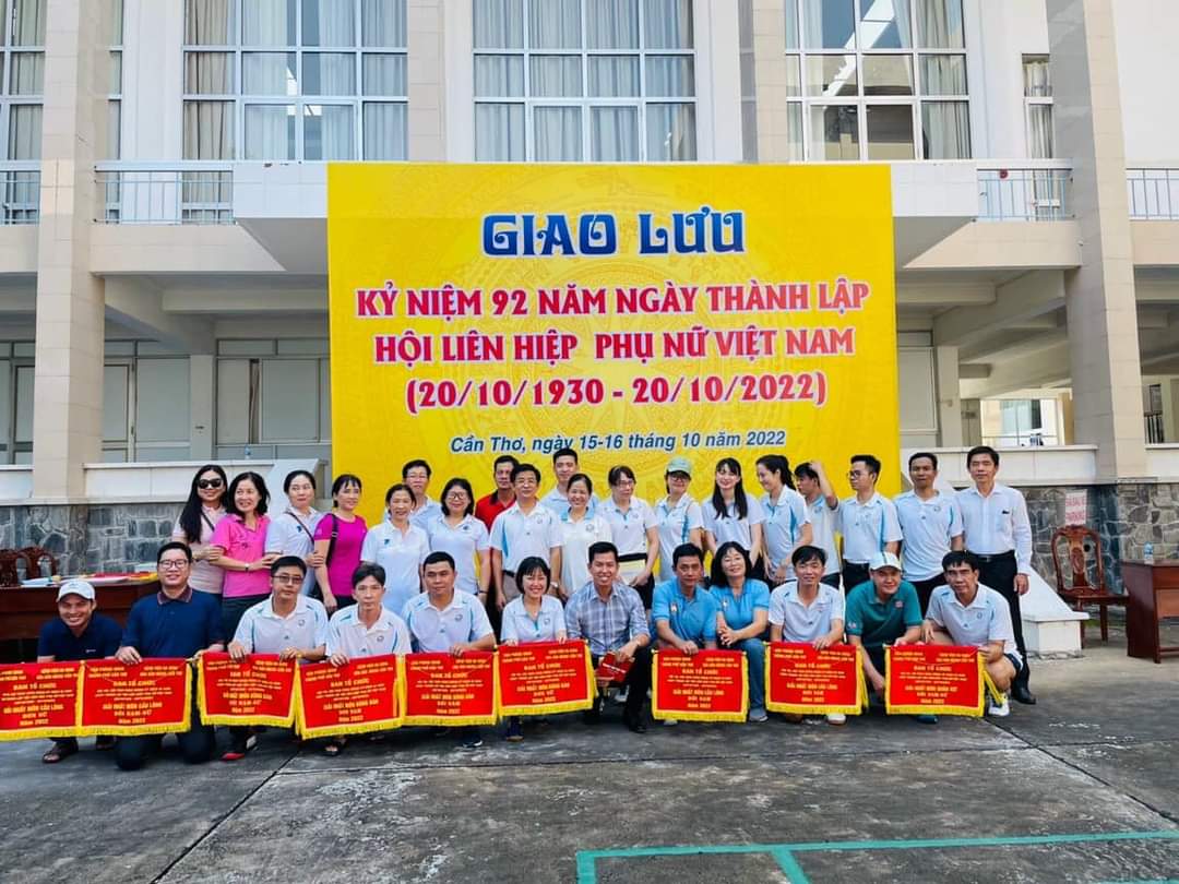 CĐCS Văn phòng Ủy ban Nhân dân thành phố giao lưu thể thao nhân kỷ niệm 92 năm Ngày thành lập Hội Liên hiệp Phụ nữ Việt Nam