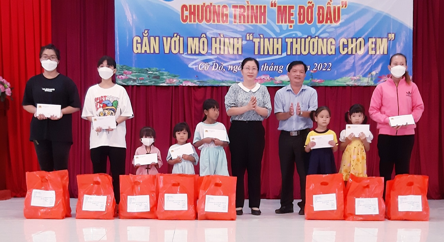 CHĂM LO CÁC CHÁU THIẾU NHI TRONG THÁNG HÀNH ĐỘNG VÌ TRẺ EM