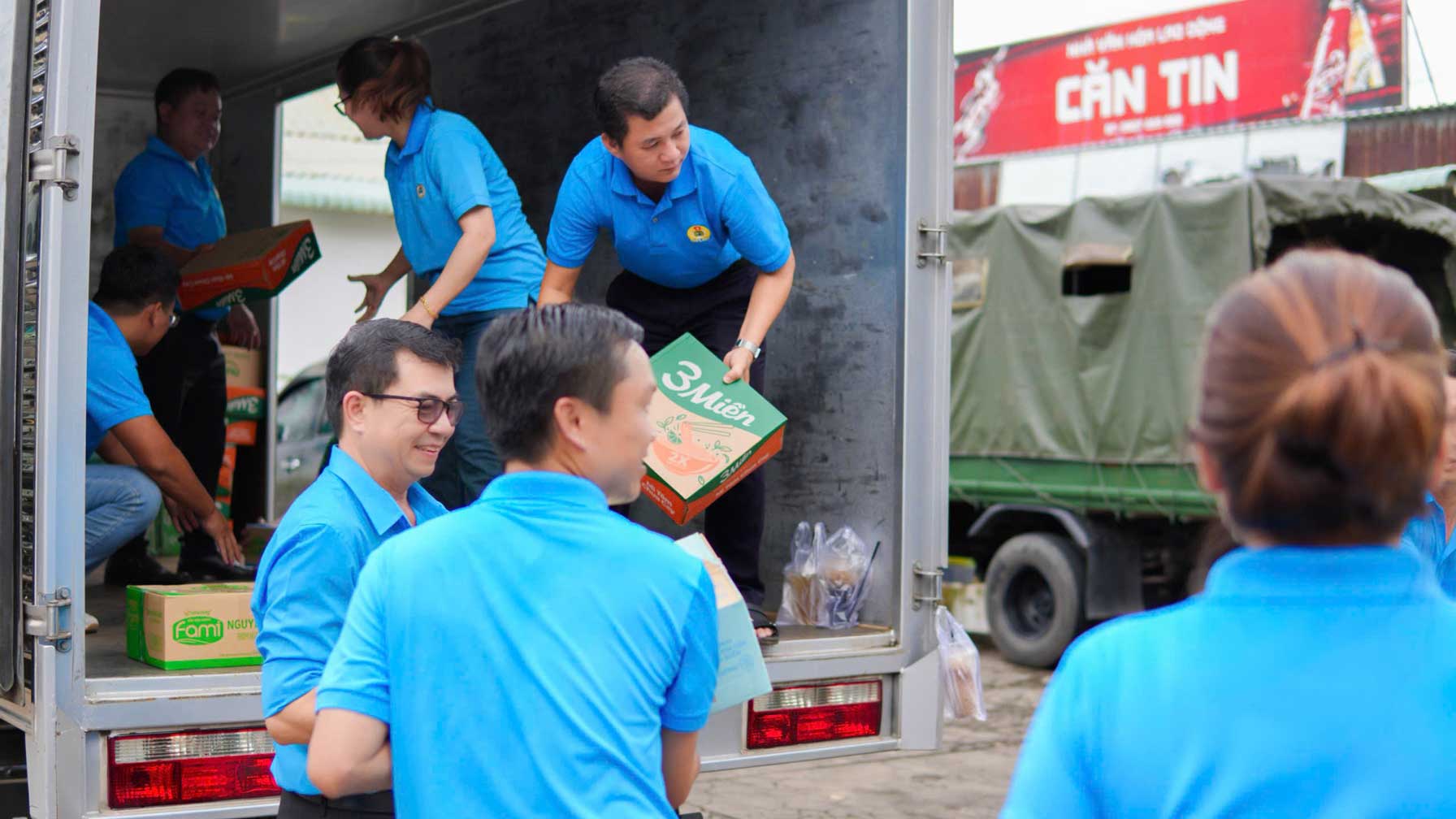 Cán bộ, công chức LĐLĐ TP Cần Thơ ủng hộ 1 ngày lương hỗ trợ đồng bào vùng bão lũ