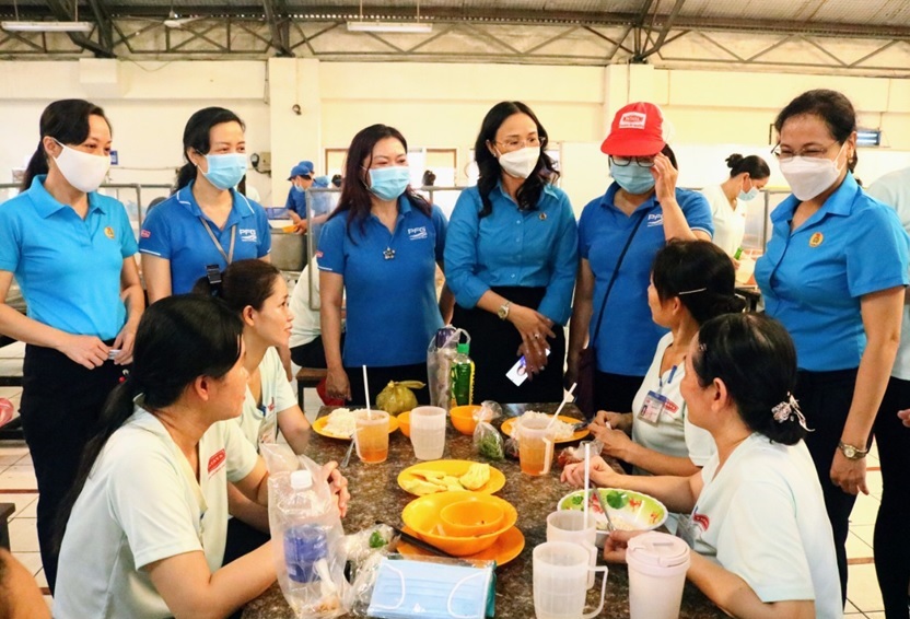 Hướng đến tháng 5.2022, Ngày Quốc tế Lao động 1/5, gắn với Tháng Công nhân với Chủ đề “Công nhân Việt Nam: Tiên phong, sáng tạo, trách nhiệm, an toàn, thích ứng”. Chủ tịch LĐLĐ TPCT đến thăm và làm việc với Lãnh đạo, BCH CĐCS Công ty TNHH Công nghiệp Thực