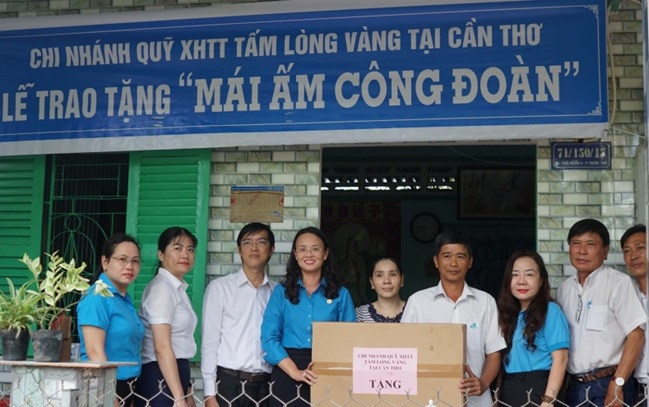 Công đoàn Các Khu Chế xuất và Công nghiệp Cần Thơ: “Mái ấm Công đoàn” trao niềm vui tới gia đình người lao động gặp khó khăn