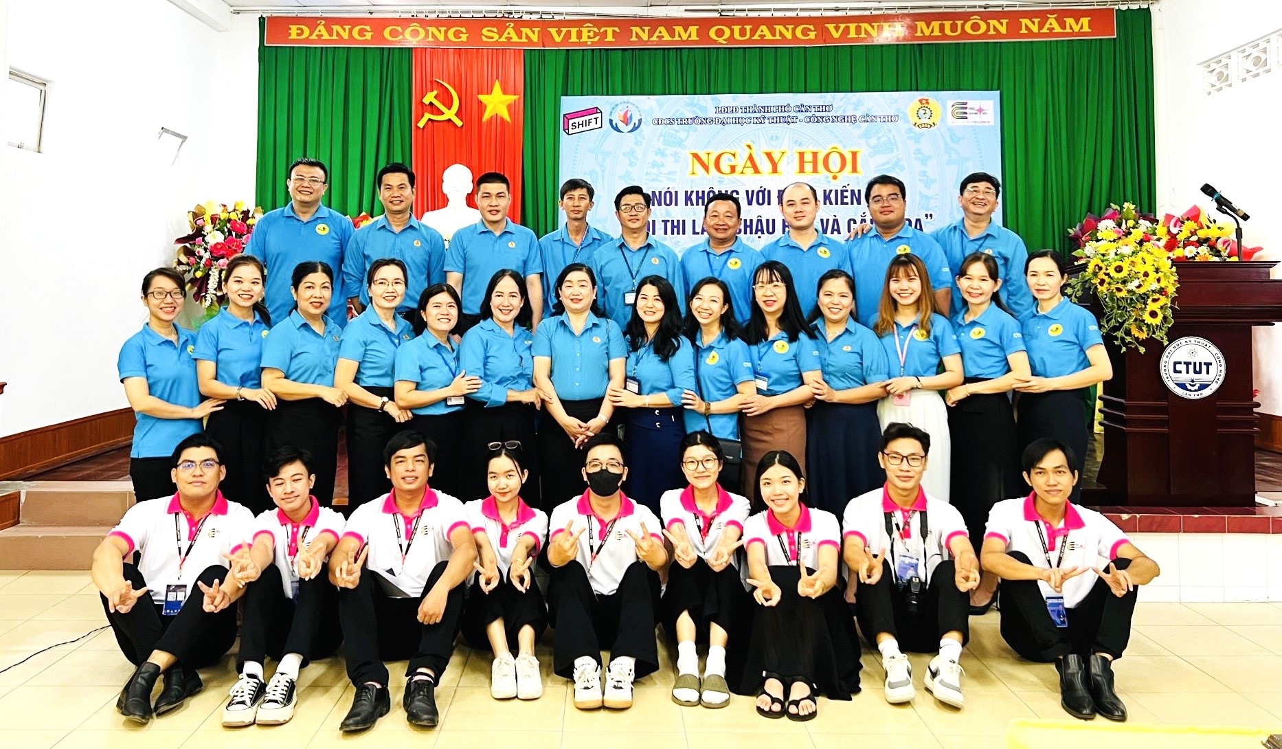 CĐCS TRƯỜNG ĐẠI HỌC KỸ THUẬT - CÔNG NGHỆ CẦN THƠ TỔ CHỨC HỘI THI LÀM CHẬU HOA VÀ CẮM HOA CHỦ ĐỀ “NÓI KHÔNG VỚI ĐỊNH KIẾN GIỚI”