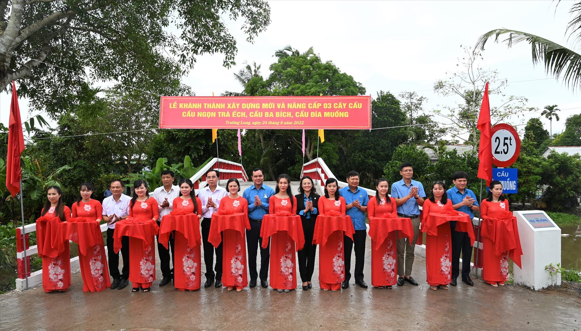 Quỹ Xã hội Từ thiện Tấm lòng Vàng Lao Động khánh thành 3 cầu tại TP Cần Thơ