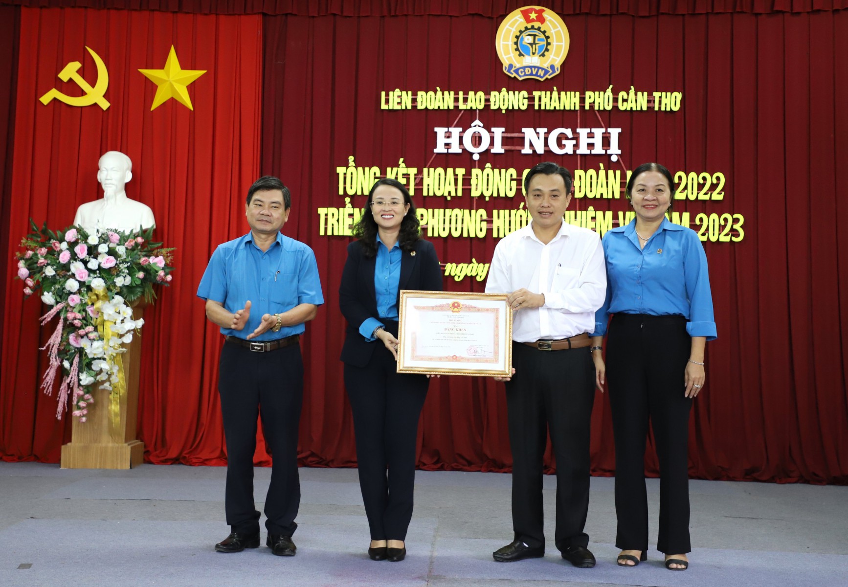 LIÊN ĐOÀN LAO ĐỘNG THÀNH PHỐ CẦN THƠ TỔ CHỨC HỘI NGHỊ TỔNG KẾT HOẠT ĐỘNG CÔNG ĐOÀN NĂM 2022, TRIỂN KHAI NHIỆM VỤ NĂM 2023