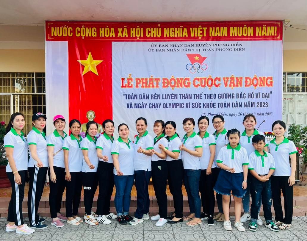 CĐCS MẦM NON THỊ TRẤN PHONG ĐIỀN HƯỞNG ỨNG NGÀY “TOÀN DÂN RÈN LUYỆN THÂN THỂ THEO GƯƠNG BÁC HỒ VĨ ĐẠI VÀ NGÀY CHẠY OLYMPIC VÌ SỨC KHỎE TOÀN DÂN NĂM 2023”