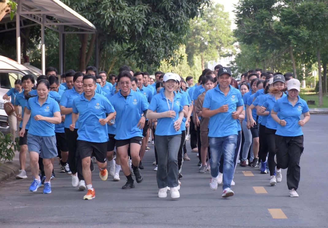 Đoàn viên rèn luyện sức khỏe, gắn kết nội bộ
