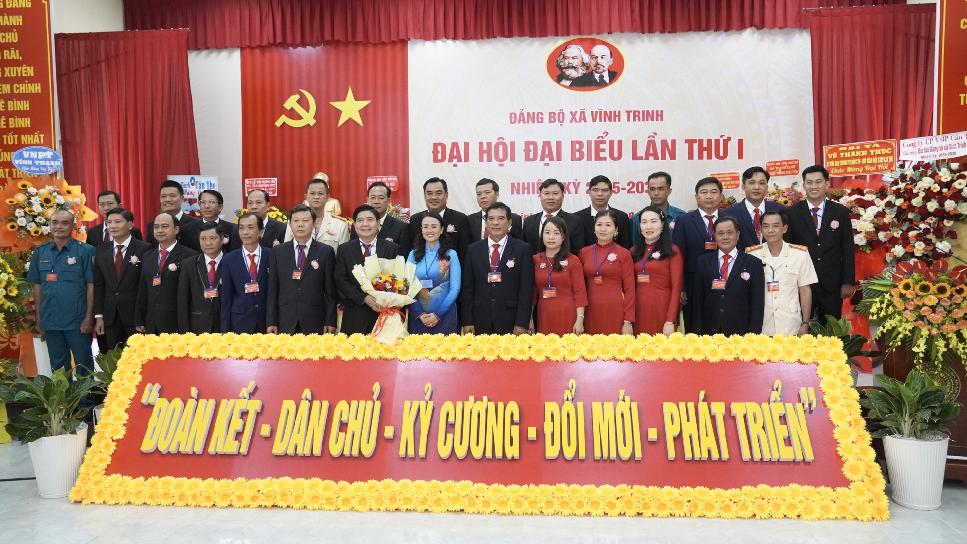 Chủ tịch Liên đoàn Lao động TP Cần Thơ chỉ đạo Đại hội Đảng bộ xã Vĩnh Trinh