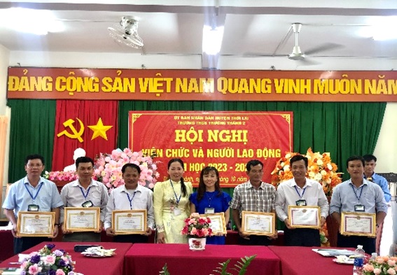 CÔNG ĐOÀN CƠ SỞ TRƯỜNG THCS TRƯỜNG THÀNH 2 - HỘI NGHỊ VIÊN CHỨC VÀ NGƯỜI LAO ĐỘNG, NĂM HỌC 2023 - 2024