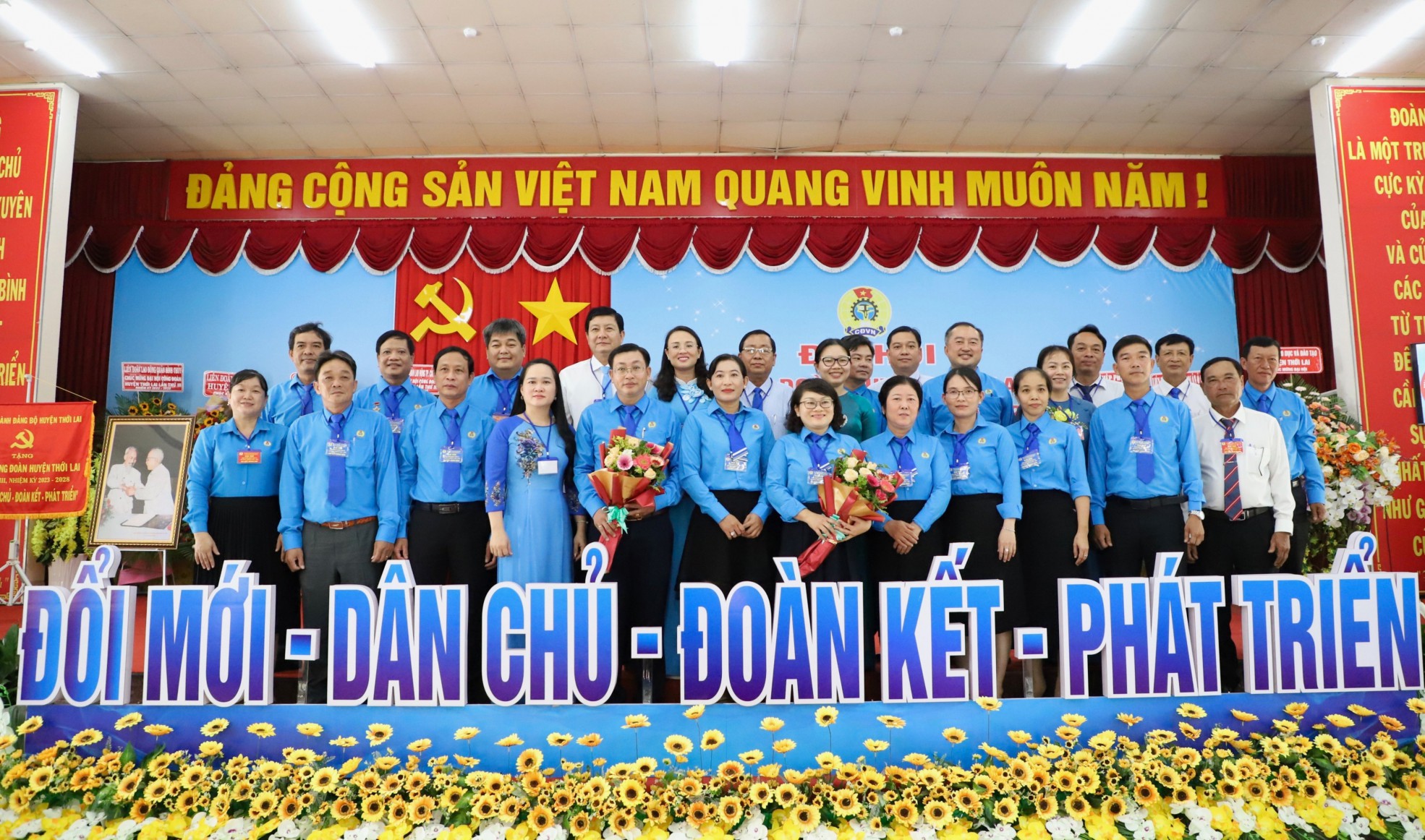 Liên đoàn Lao động huyện Thới Lai: Trên 1,2 tỉ đồng chăm lo cho nữ công nhân, viên chức, lao động