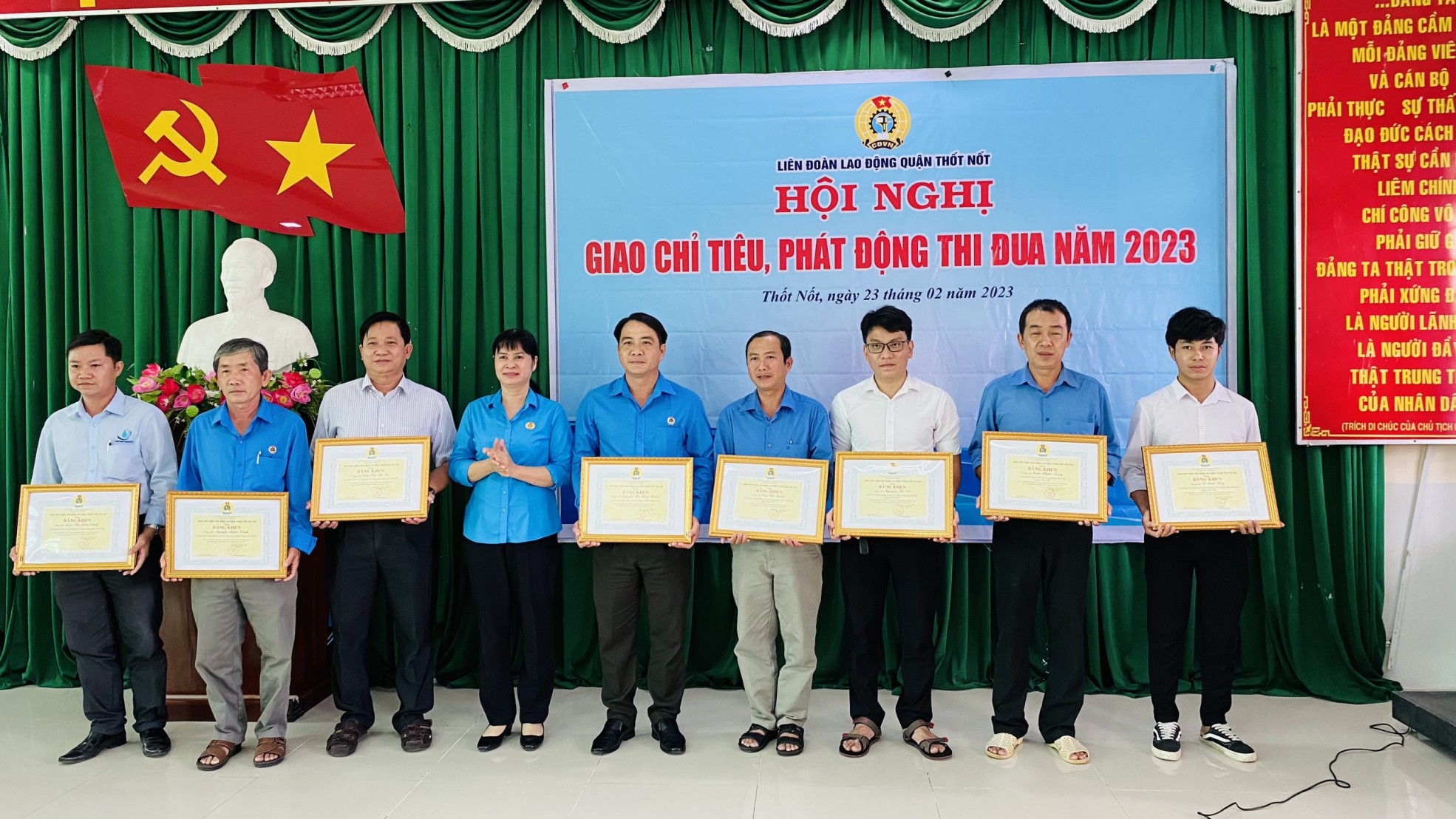 Quận Thốt Nốt - Hội nghi giao chỉ tiêu, phát động thi đua năm 2023