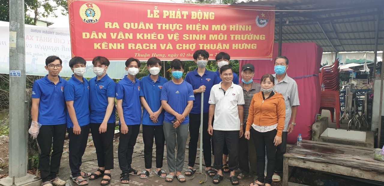 LỄ PHÁT ĐỘNG RA QUÂN THỰC HIỆN MÔ HÌNH DÂN VẬN KHÉO VỆ SINH MÔI TRƯỜNG KÊNH RẠCH VÀ CHỢ PHƯỜNG THUẬN HƯNG