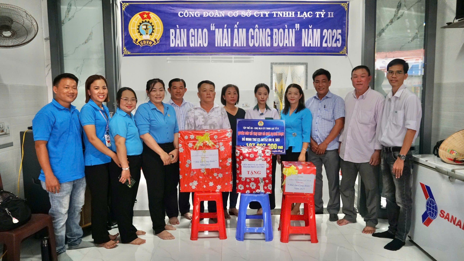 Bàn giao Mái ấm Công đoàn cho đoàn viên mất nhà do hỏa hoạn