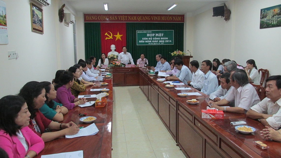 Cơ quan Liên đoàn Lao động họp mặt đầu năm Giáp Ngọ