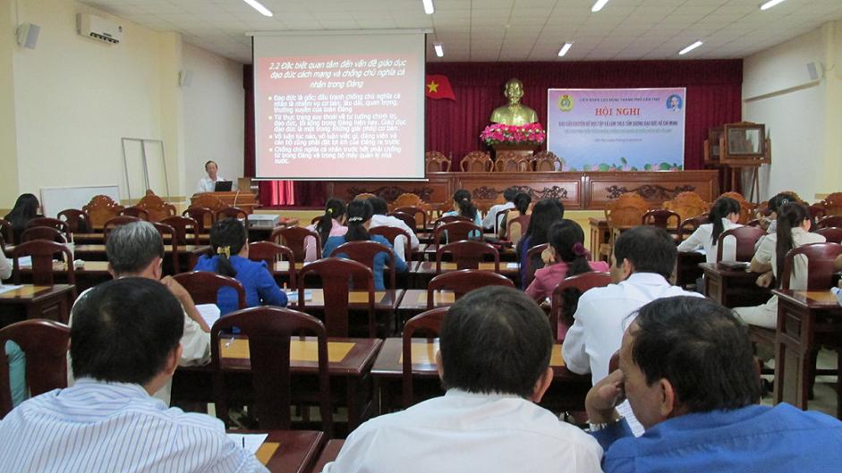 Liên Đoàn Lao động thành phố tổ chức Hội nghị ″Học tập và làm theo tấm gương đạo đức Hồ Chí Minh″ trong cán bộ, CNVCLĐ thành phố