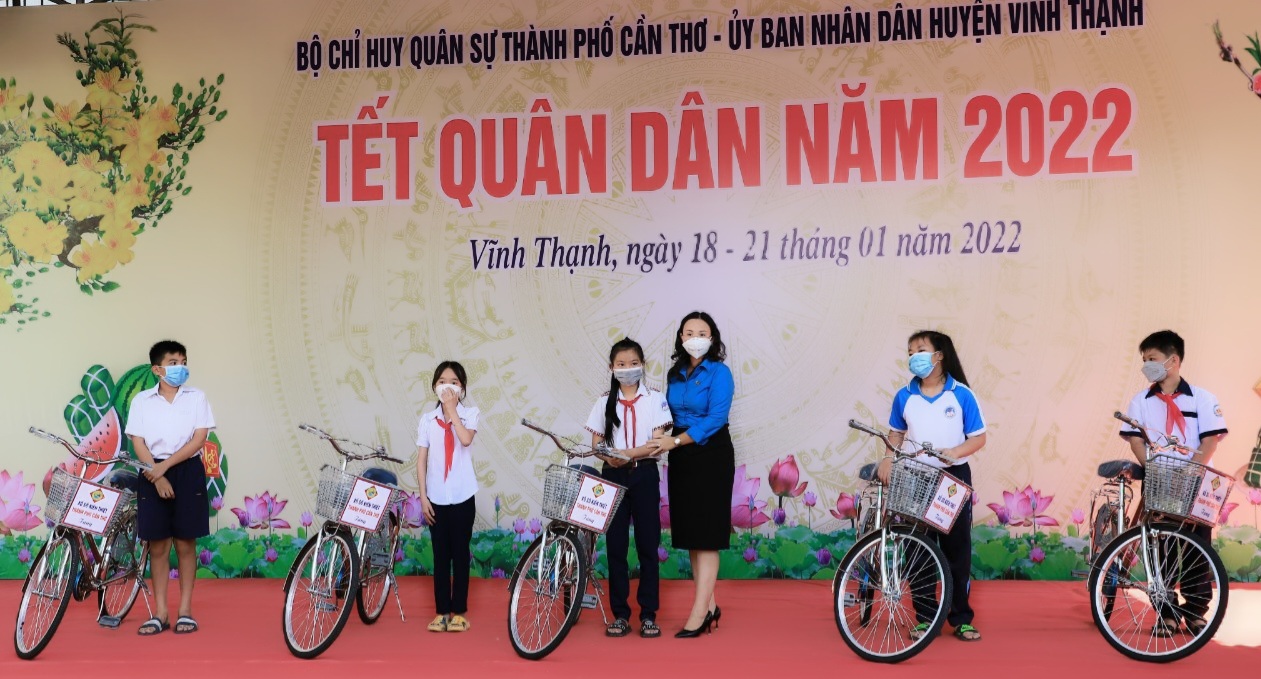 Nhiều hoạt động chăm lo, hỗ trợ công đoàn viên, người lao động vui đón Tết 