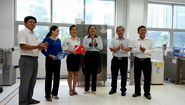 LIÊN ĐOÀN LAO ĐỘNG THÀNH PHỐ CẦN THƠ GẮN BIỂN CÔNG TRÌNH THI ĐUA CHÀO MỪNG ĐẠI HỘI CÔNG ĐOÀN CẦN THƠ LẦN THỨ X, CÔNG ĐOÀN VIỆT NAM LẦN THỨ XII