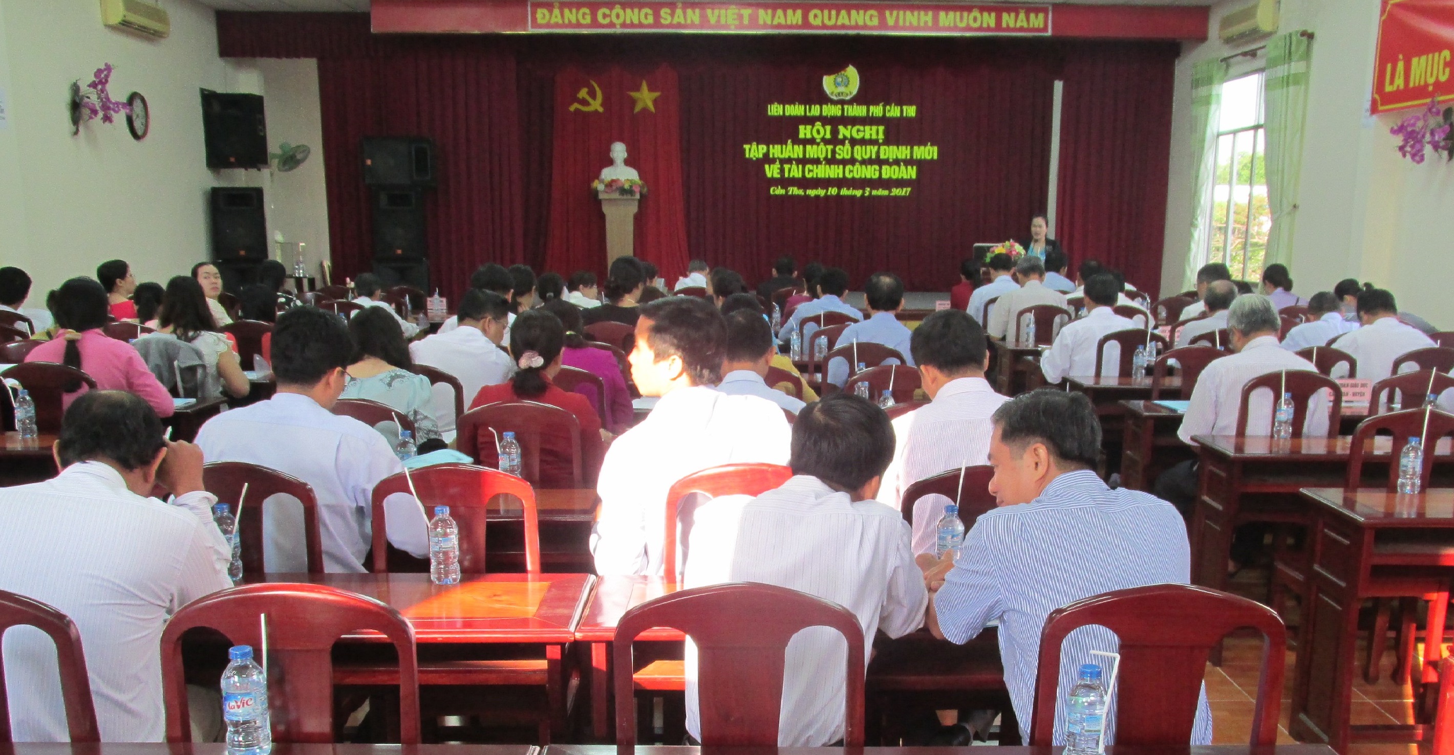 LIÊN ĐOÀN LAO ĐỘNG THÀNH PHỐ TỔ CHỨC HỘI NGHỊ TẬP HUẤN,  TRIỂN KHAI MỘT SÔ QUY ĐỊNH VỀ TÀI CHÍNH CÔNG ĐOÀN CÁC CẤP – NĂM 2017