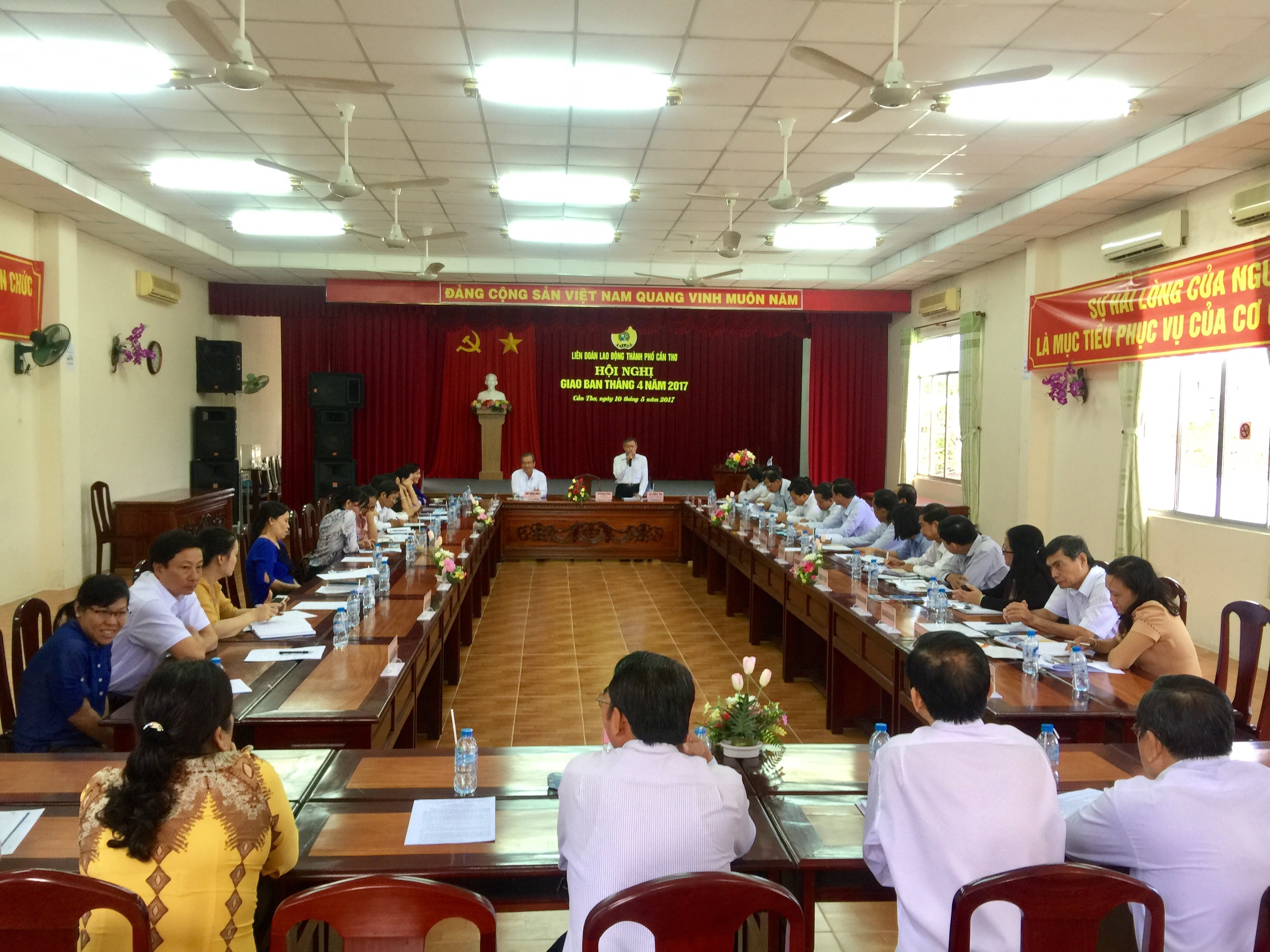 LIÊN ĐOÀN LAO ĐỘNG THÀNH PHỐ TỔ CHỨC HỘI NGHỊ GIAO BAN  HOẠT ĐỘNG CÔNG ĐOÀN THÁNG 4 NĂM 2017