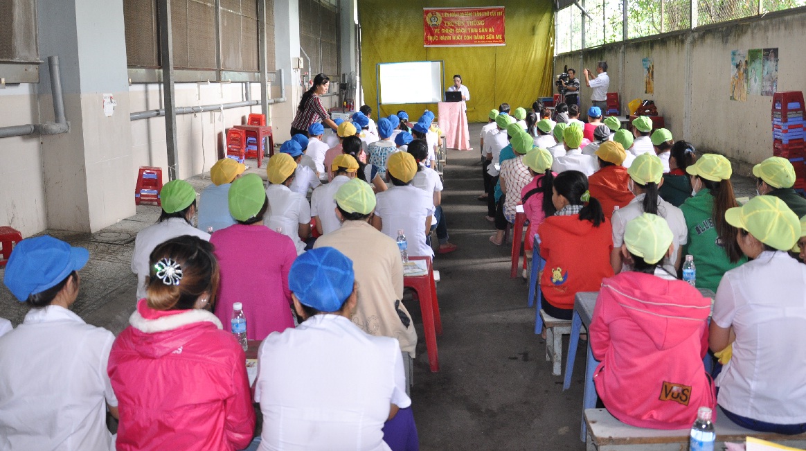 LIÊN ĐOÀN LAO ĐỘNG THÀNH PHỐ TỔ CHỨC TRUYỀN THÔNG VỀ CHÍNH SÁCH PHÁP LUẬT LIÊN QUAN ĐẾN LAO ĐỘNG NỮ